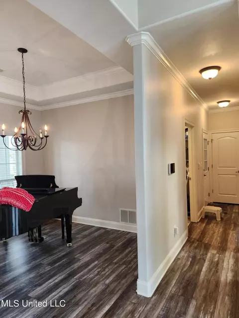 Entry Way - 1750 Ready Dr, Hernando, MS 38632 photo 5 of 10