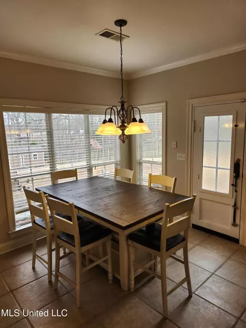 Dining - 1750 Ready Dr, Hernando, MS 38632 photo 4 of 4