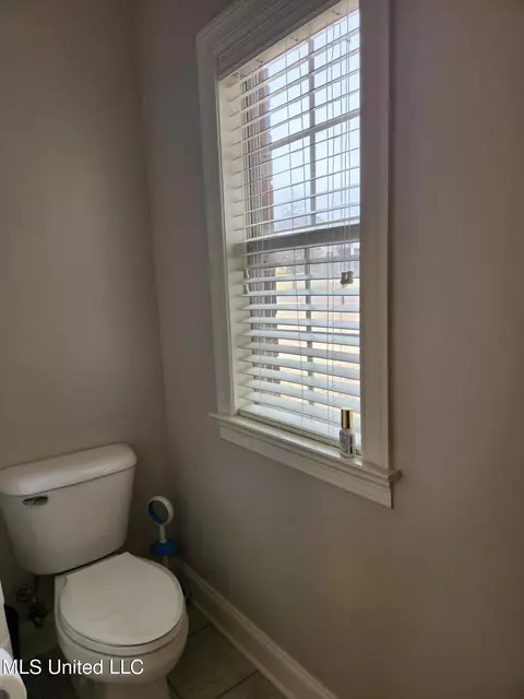 Bath - 1750 Ready Dr, Hernando, MS 38632 photo 8 of 13