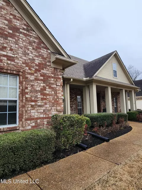 Exterior - 1750 Ready Dr, Hernando, MS 38632 photo 3 of 22