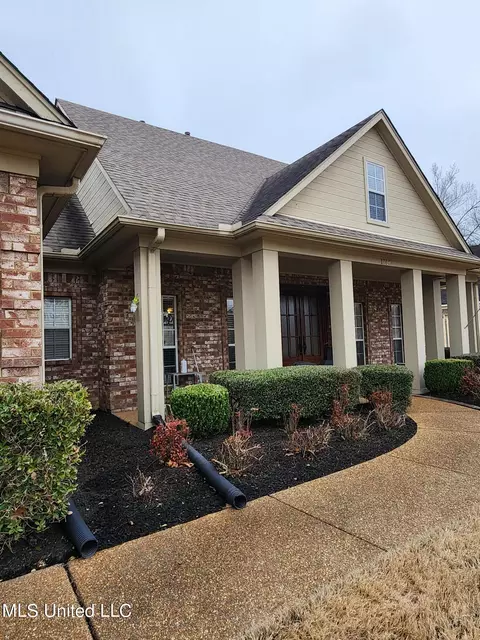 Exterior - 1750 Ready Dr, Hernando, MS 38632 photo 4 of 22