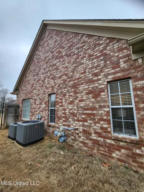 Exterior - 1750 Ready Dr, Hernando, MS 38632 photo 10 of 22