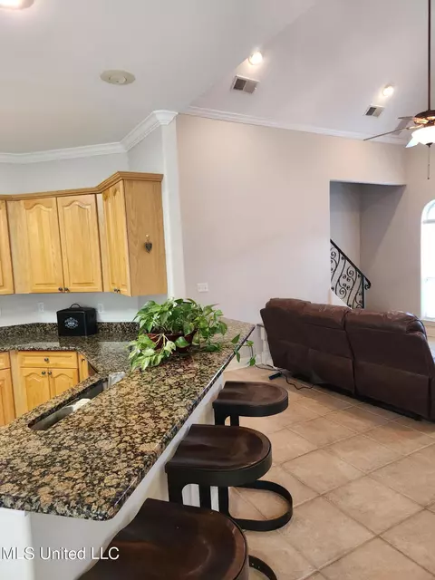 Kitchen - 1750 Ready Dr, Hernando, MS 38632 photo 6 of 14