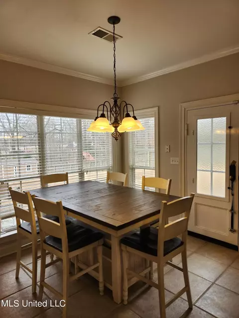 Dining - 1750 Ready Dr, Hernando, MS 38632 photo 3 of 4