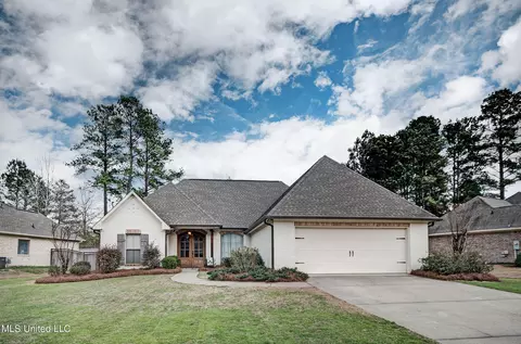 136 Hampton Pl, Madison, MS 39110