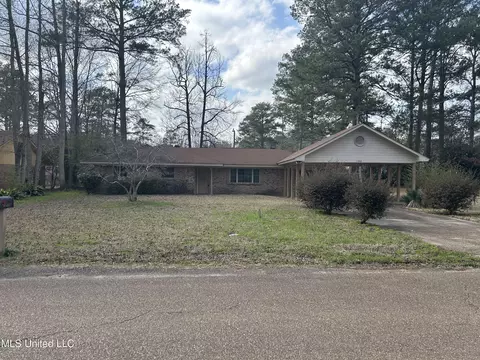 1002 Jenkins St, Pearl, MS 39208