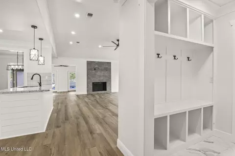 Entry Way - 5569 E Diamondhead Dr, Diamondhead, MS 39525 photo 2 of 2