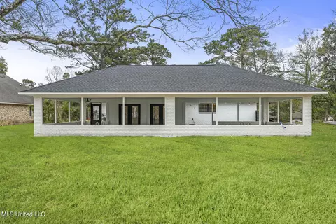 Exterior - 5569 E Diamondhead Dr, Diamondhead, MS 39525 photo 8 of 10