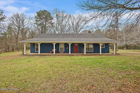 1137 Pennock Pl, Terry, MS 39170