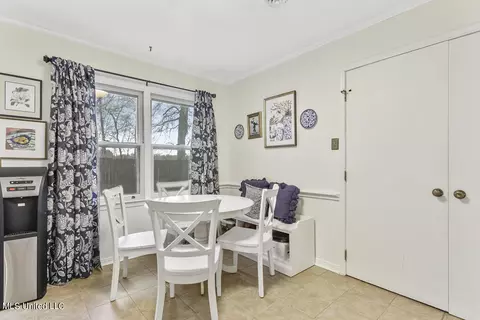 Dining - 4504 E Cheryl Dr, Jackson, MS 39211 photo 2 of 2