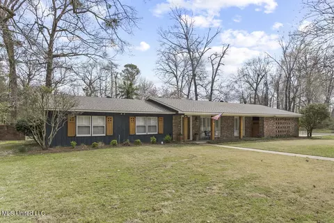 4504 E Cheryl Dr, Jackson, MS 39211