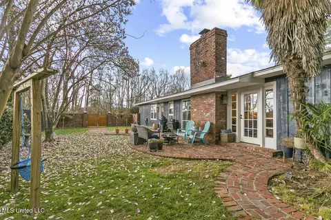 Exterior - 4504 E Cheryl Dr, Jackson, MS 39211 photo 4 of 5