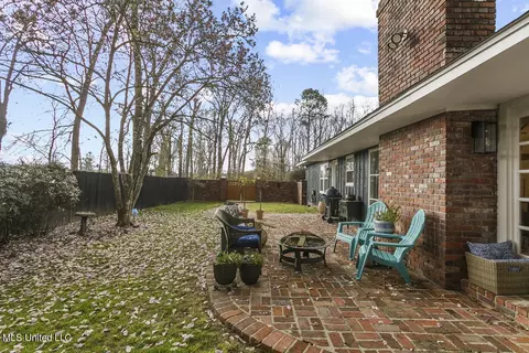 Exterior - 4504 E Cheryl Dr, Jackson, MS 39211 photo 3 of 5