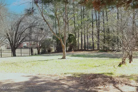 Exterior - 6313 Cedarwood Dr, Jackson, MS 39213 photo 8 of 8
