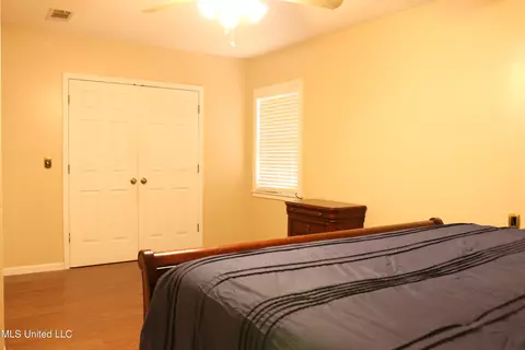 Bedroom - 6313 Cedarwood Dr, Jackson, MS 39213 photo 6 of 8