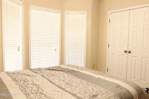 Bedroom - 6313 Cedarwood Dr, Jackson, MS 39213 photo 4 of 8