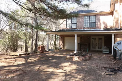 Exterior - 6313 Cedarwood Dr, Jackson, MS 39213 photo 7 of 8