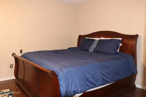Bedroom - 6313 Cedarwood Dr, Jackson, MS 39213 photo 5 of 8