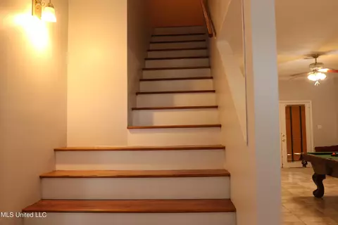 Entry Way - 6313 Cedarwood Dr, Jackson, MS 39213 photo 3 of 4
