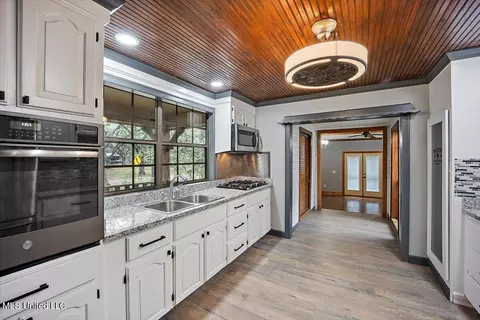 Kitchen - 12926 Springridge Rd, Terry, MS 39170 photo 1 of 3