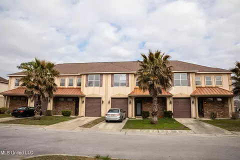 211 Capri Pl #211-214, Ocean Springs, MS 39564