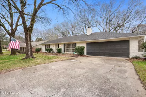 1519 Twin Oaks Dr, Clinton, MS 39056
