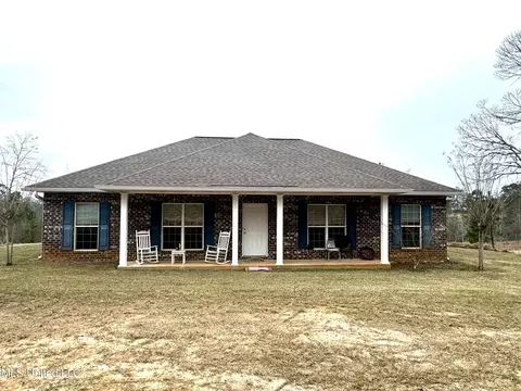 127 Kohlers Dr, Lucedale, MS 39452