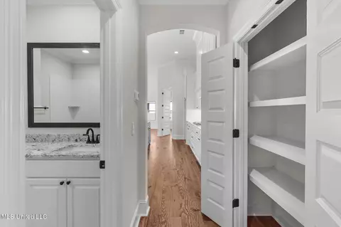 Entry Way - 807 Trawler Cir, Brandon, MS 39047 photo 8 of 9