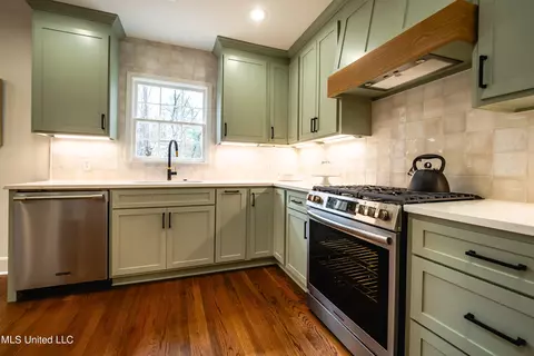 Kitchen - 4348 Childress Dr, Jackson, MS 39206 photo 3 of 4
