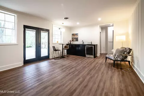 Living - 4348 Childress Dr, Jackson, MS 39206 photo 6 of 6