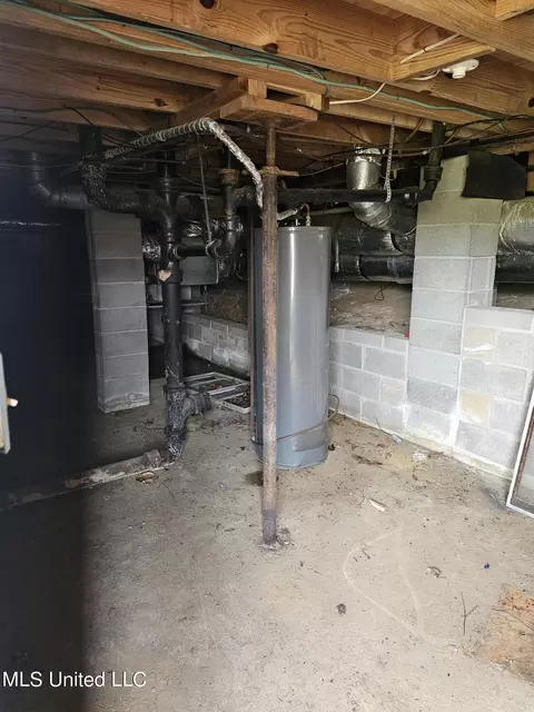Other - 7922 Crescent Cir, Olive Branch, MS 38654 photo 5 of 12