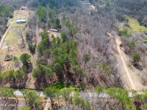 285 Rebecca Dr, Byhalia, MS 38611