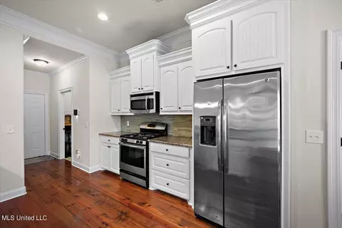 Kitchen - 145 Falls Xing, Madison, MS 39110 photo 3 of 5