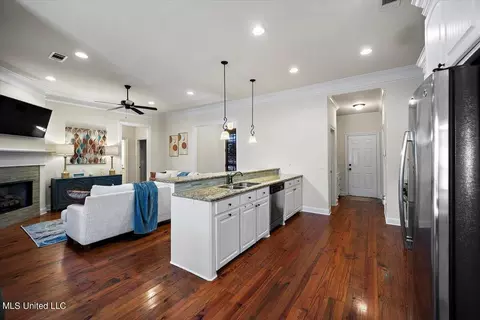 Kitchen - 145 Falls Xing, Madison, MS 39110 photo 2 of 5
