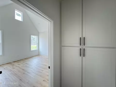 Entry Way - 161 Cornerstone Dr, Brandon, MS 39042 photo 1 of 2