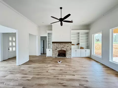 Living - 161 Cornerstone Dr, Brandon, MS 39042 photo 2 of 2