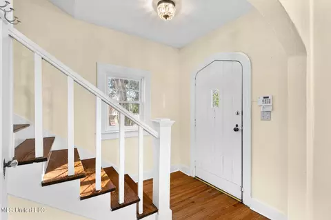 Entry Way - 1722 Linden Pl, Jackson, MS 39202 photo 1 of 5