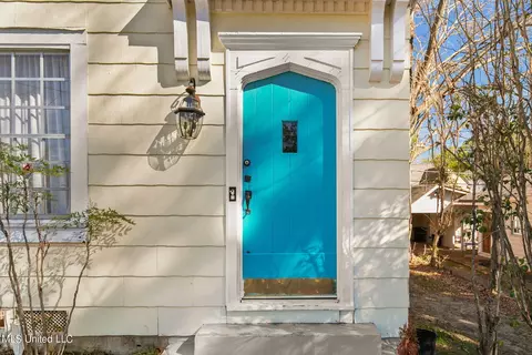 Entry Way - 1722 Linden Pl, Jackson, MS 39202 photo 5 of 5