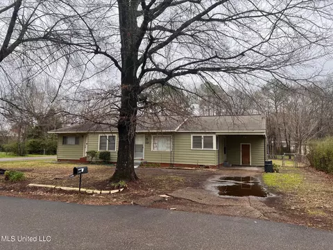 206 Pearl Dr, Pearl, MS 39208