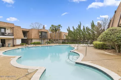 5155 Wayneland Dr #I3, Jackson, MS 39211