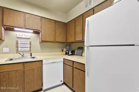 5155 Wayneland Dr #I3, Jackson, MS 39211 photo 16