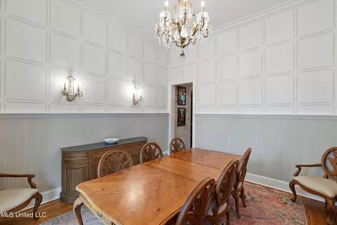 Dining - 2404 Highway 301, Hernando, MS 38632 photo 1 of 3