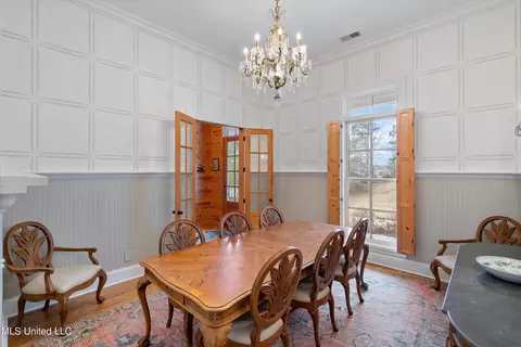 Dining - 2404 Highway 301, Hernando, MS 38632 photo 2 of 3
