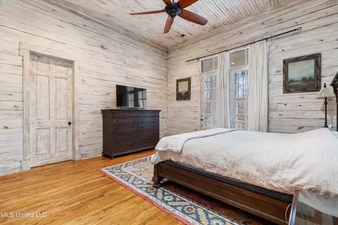 Bedroom - 2404 Highway 301, Hernando, MS 38632 photo 1 of 8