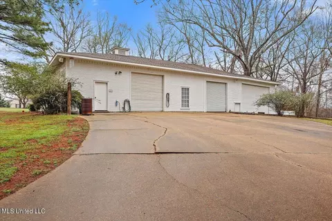 Exterior - 1480 Pinehaven Dr, Clinton, MS 39056 photo 34 of 57