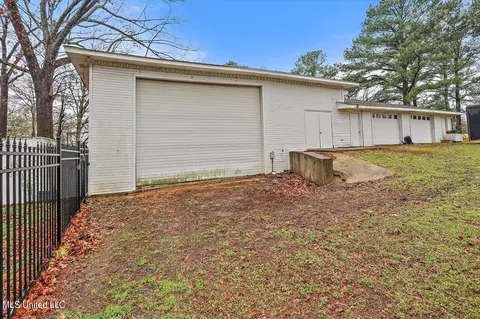 Exterior - 1480 Pinehaven Dr, Clinton, MS 39056 photo 37 of 57