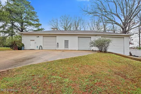 Exterior - 1480 Pinehaven Dr, Clinton, MS 39056 photo 35 of 57