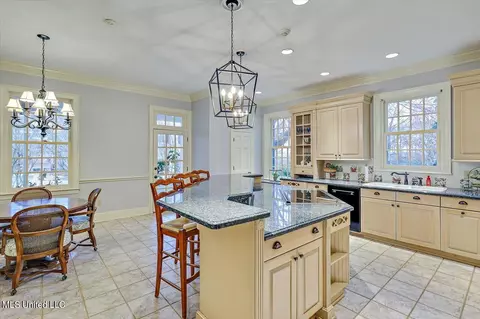 Kitchen - 1480 Pinehaven Dr, Clinton, MS 39056 photo 5 of 13