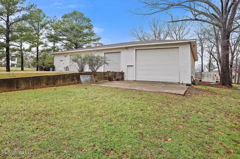 Exterior - 1480 Pinehaven Dr, Clinton, MS 39056 photo 36 of 57