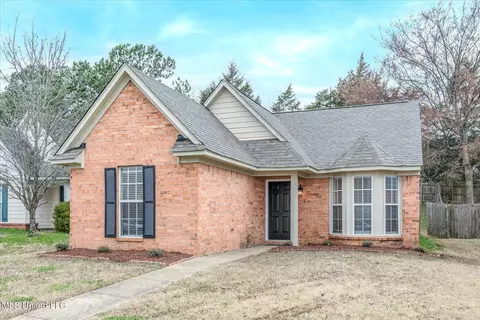 5289 Bradley Ln, Southaven, MS 38671